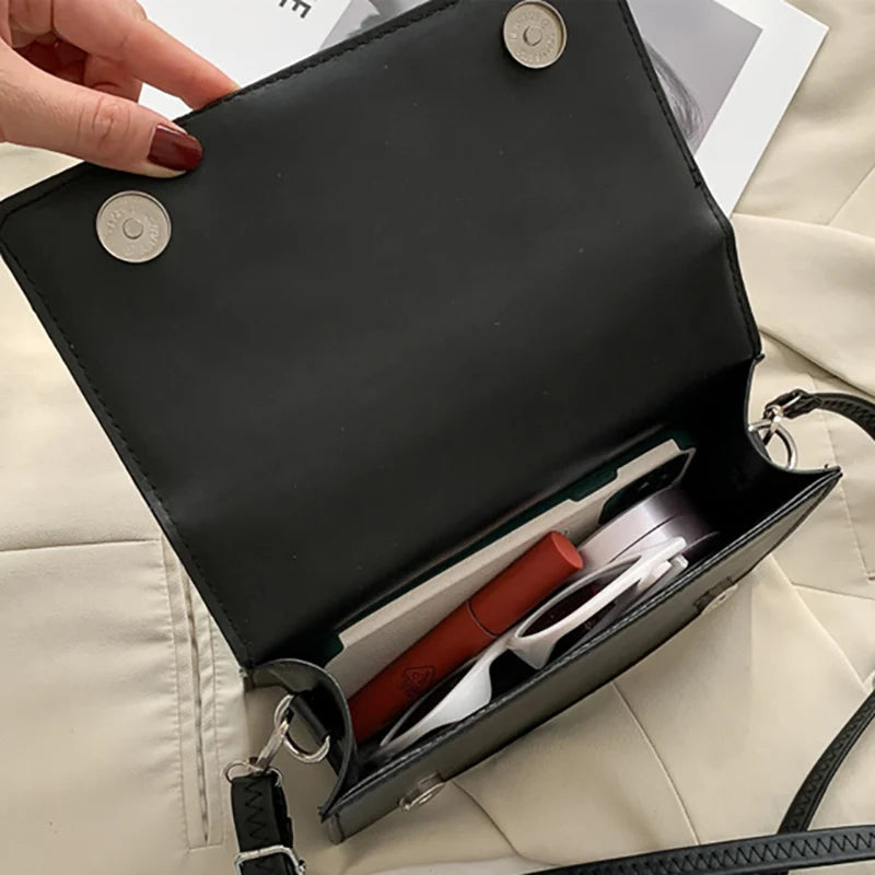 Bolso Bandolera de Cuero PU para Mujer - Diseño Moderno con Estilo Acolchado - Bolso de Mano Compacto para Viajes y Uso Diario (20.5 x 12 x 7 cm)