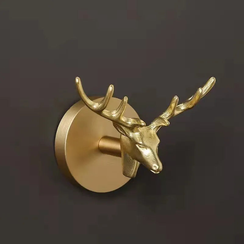 Gancho de Montaje en Pared sin Perforación – Gancho de Latón Dorado para Toallas, Ropa de Baño, Abrigos y Más – Ideal para Dormitorio, Sala de Estar y Cocina