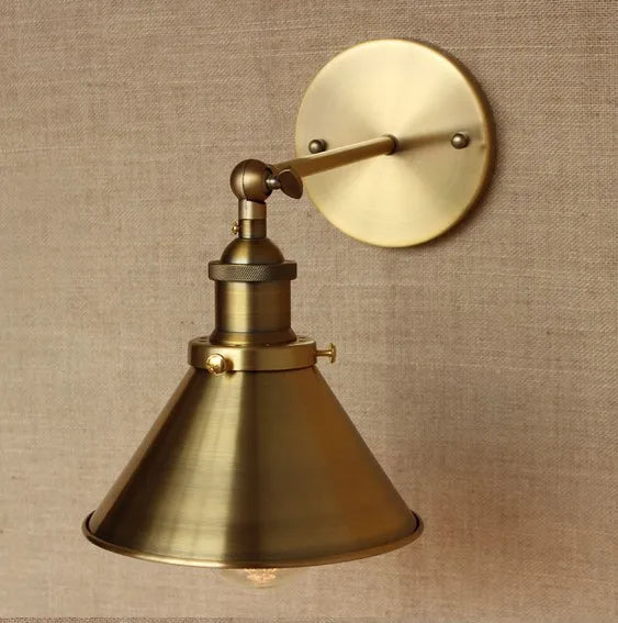 Aplique de Pared Vintage de Hierro Forjado y Latón - Lámpara de Estilo Industrial para Cafés y Salones