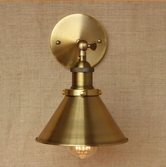 Aplique de Pared Vintage de Hierro Forjado y Latón - Lámpara de Estilo Industrial para Cafés y Salones