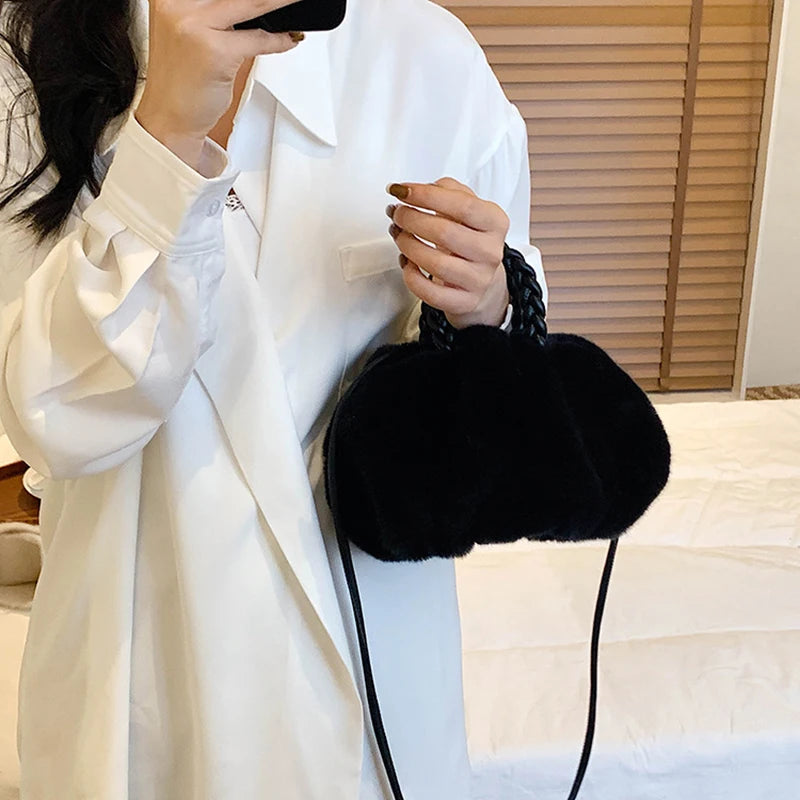 Bolso de hombro de felpa para mujer, bandolera plisada de piel sintética cálida, bolso Hobos, Bolso pequeño dulce, moda de otoño e invierno