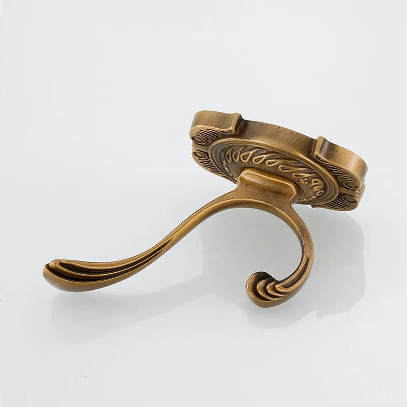 Ganchos de Metal para Colgar Toallas - Soporte Decorativo para Baño, Ropa y Accesorios