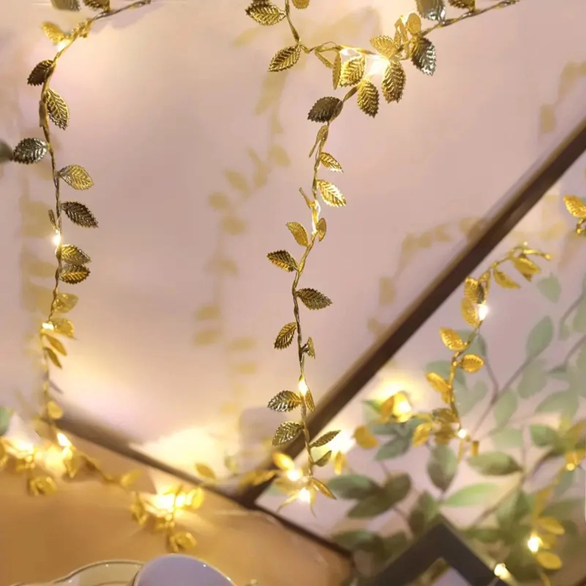 1PC 2M 20LED Luces de Hilo de Hojas Doradas - Cadena de Luces LED de Cobre con Batería para Decoración de Bodas, Fiestas y Navidad