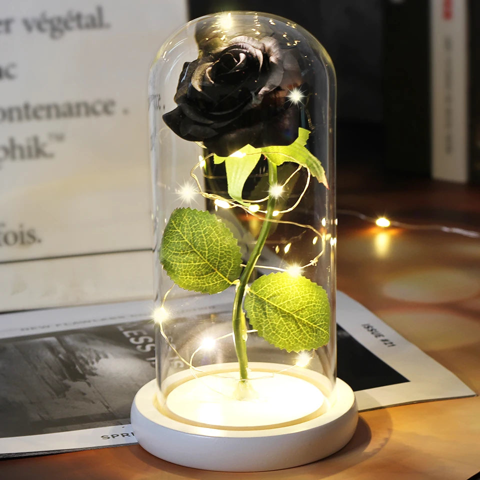 La Rosa LED Encantada Galáctica para Bodas es una hermosa pieza decorativa que combina una cúpula de vidrio con luces LED para crear una atmósfera romántica. Aquí tienes algunas características y especificaciones clave: