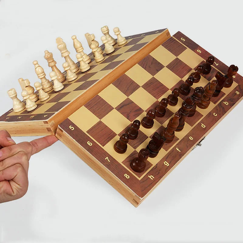 Juego de Ajedrez Magnético de Madera Plegable con Tablero de Fieltro 24cm x 24cm y Almacenamiento Interior, Ideal para Adultos y Niños, Regalo Familiar