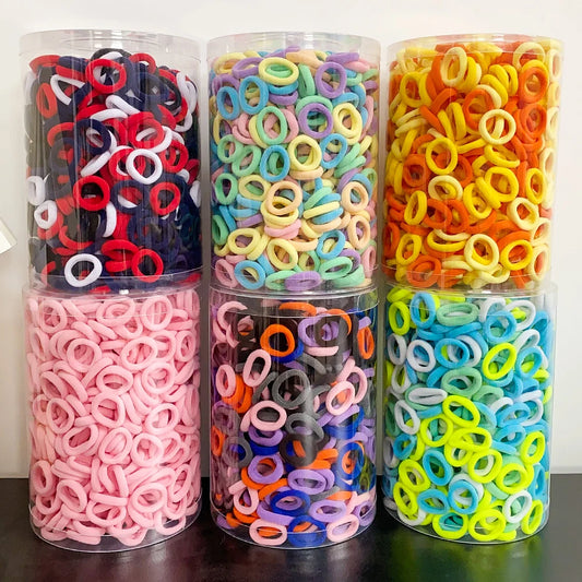 Coleteros Coloridos de Nailon para Niñas - Set de 50 Accesorios para el Cabello - Scrunchies Básicos y Elásticos