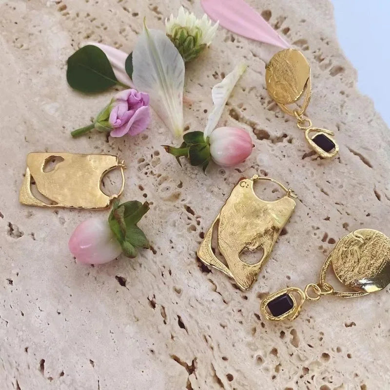 Pendientes Geométricos Huecos de Metal Plegado Estilo Coreano para Mujer y Niña - Joyería Antigua para Fiestas y Regalos