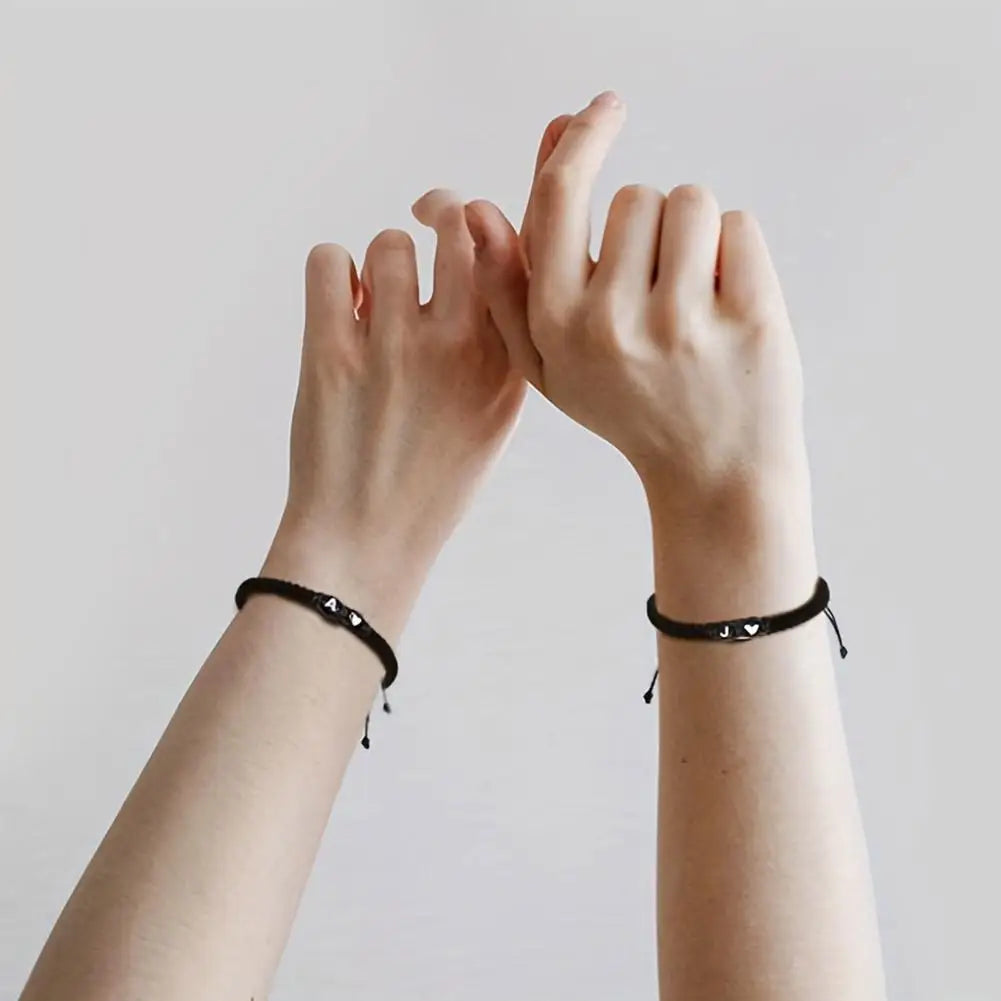 Pulsera Inicial de Corazón con Letras A-Z - Pulsera Ajustable Hecha a Mano para Mujeres y Hombres, Regalos de Amistad