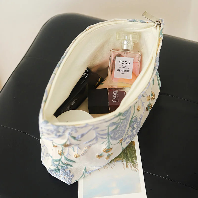 Bolsa de Maquillaje para Mujer - Diseño Floral Azul - Gran Capacidad y Versatilidad