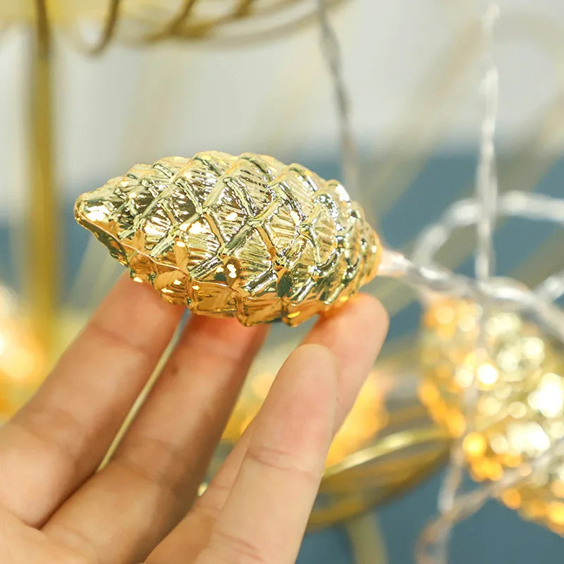 Guirnalda de Luces LED con Piñas – 1.5M de Luces para Árbol de Navidad, Adornos de Año Nuevo y Decoraciones Navideñas