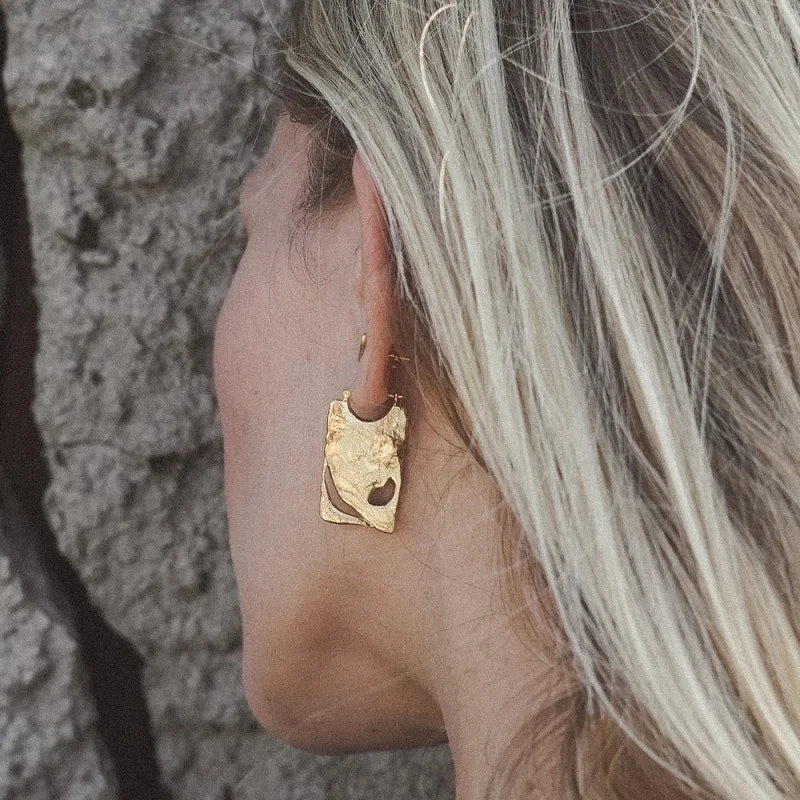 Pendientes Geométricos Huecos de Metal Plegado Estilo Coreano para Mujer y Niña - Joyería Antigua para Fiestas y Regalos