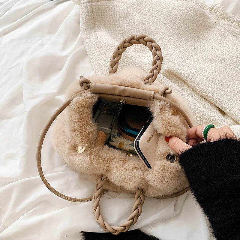 Bolso de hombro de felpa para mujer, bandolera plisada de piel sintética cálida, bolso Hobos, Bolso pequeño dulce, moda de otoño e invierno