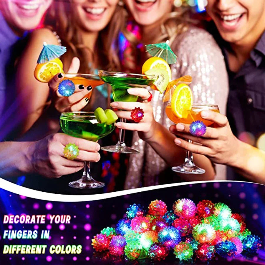 Anillos Luminosos LED de Luz Colorida - Anillos de Fresa Brillantes para Fiestas, Juguetes de Luces Interactivas y Accesorios de Celebración Glow in The Dark