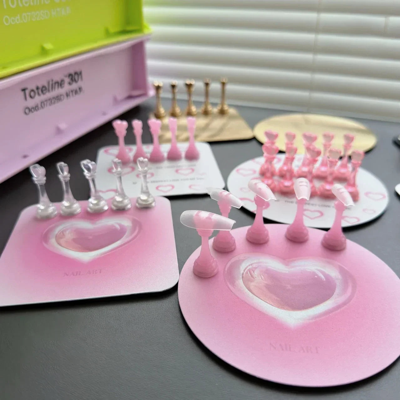 ANGNYA Soporte para Uñas Love - Soporte Acrílico para Puntas de Uñas Postizas, Estante de Exhibición y Herramientas de Manicura