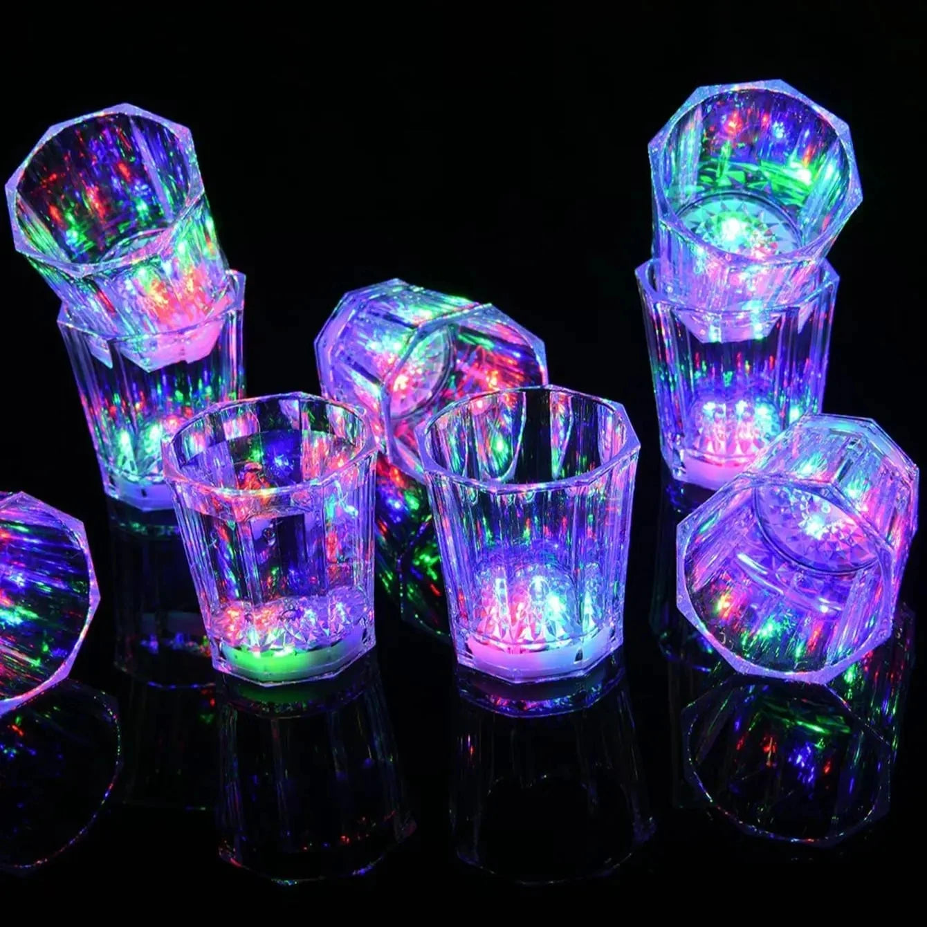 Vasos de Chupito Luminosos LED para Fiestas - Set de 12/24 Copas Brillantes que Brillan en la Oscuridad, Perfectas para Cumpleaños