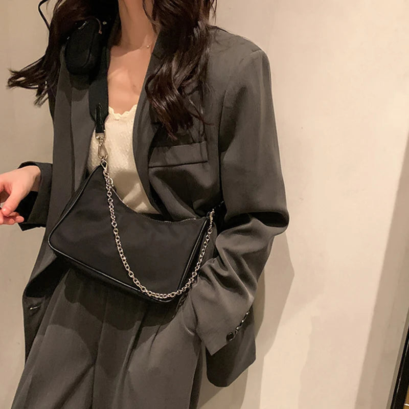 Bolso informal de nailon impermeable para mujer, bandolera pequeña con cadena negra, a la moda