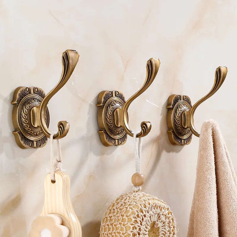 Ganchos de Metal para Colgar Toallas - Soporte Decorativo para Baño, Ropa y Accesorios