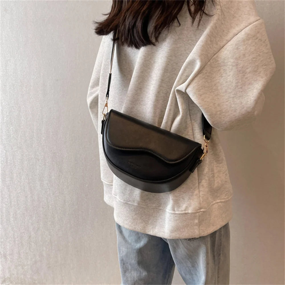 Nuevos Bolsos Crossbody de Cuero PU para Mujer con Correa Ancha Roja Estilosa, Bolsos de Hombro de Color Sólido, Bolsos Underarm de Moda