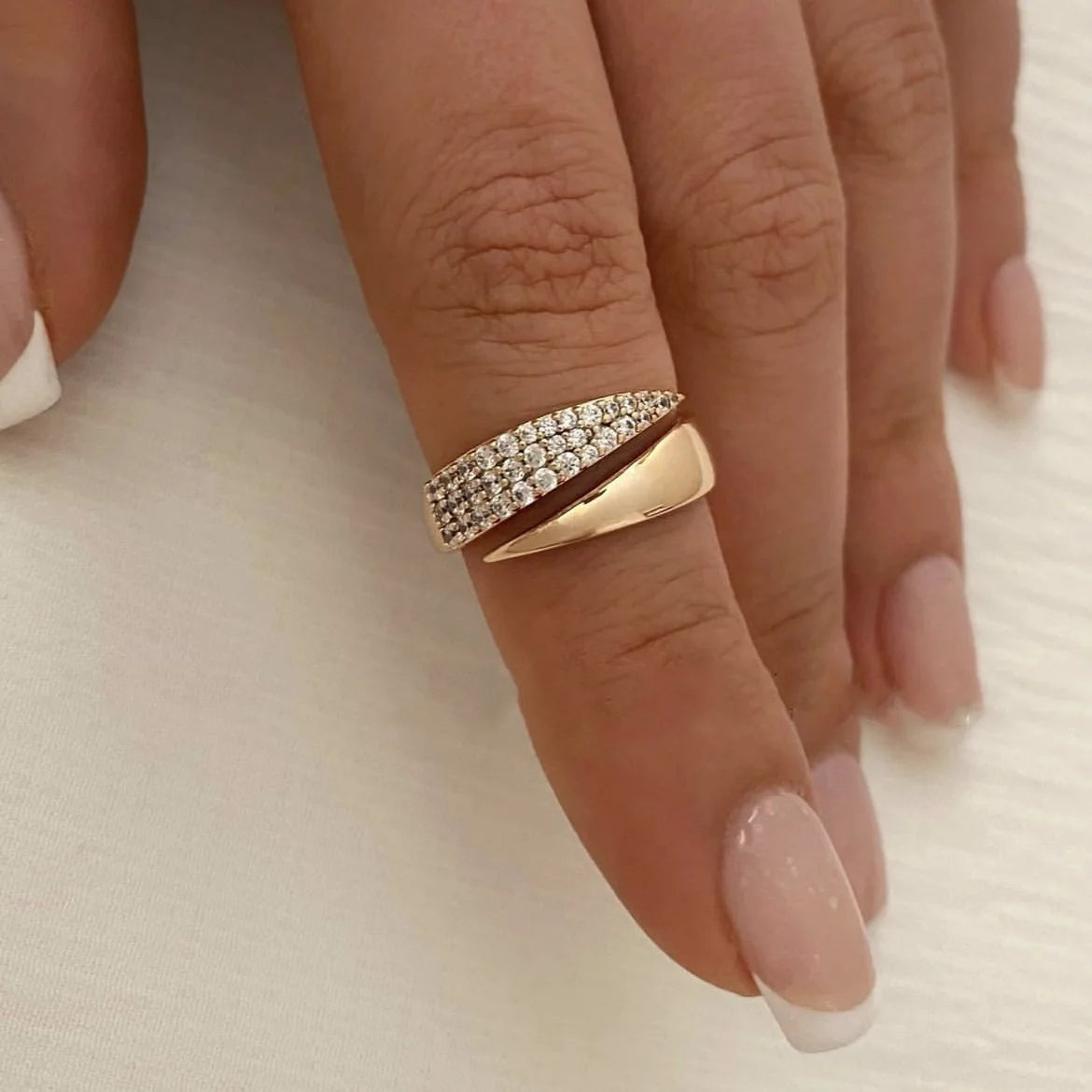 Anillos de Sol Chapados en Oro de 18K para Mujer, Acero Inoxidable con Piedra Natural, Anillo Hueco con Textura de Metal, Joyería de Moda 2024