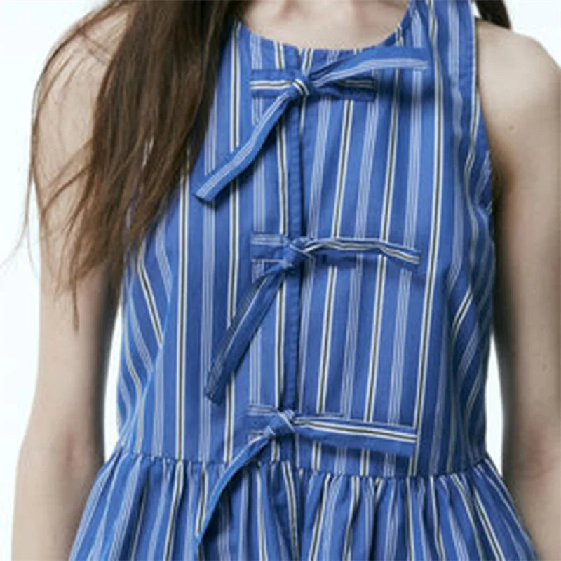 Top Sin Mangas para Mujer: Camiseta Elegante a Rayas con Cardigan y Lazo.