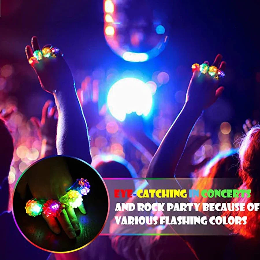 Anillos Luminosos LED de Luz Colorida - Anillos de Fresa Brillantes para Fiestas, Juguetes de Luces Interactivas y Accesorios de Celebración Glow in The Dark