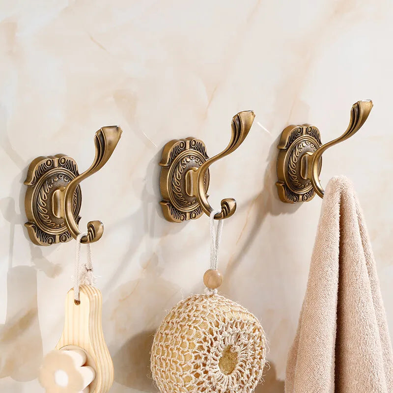 Ganchos de Metal para Colgar Toallas - Soporte Decorativo para Baño, Ropa y Accesorios