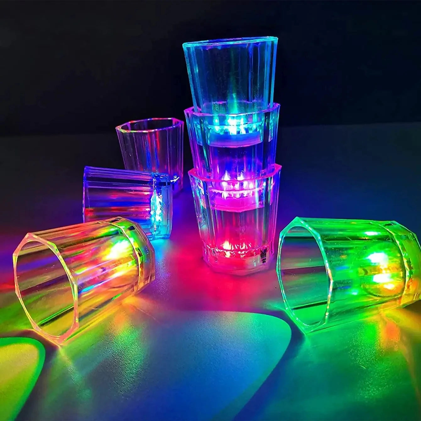 Vasos de Chupito Luminosos LED para Fiestas - Set de 12/24 Copas Brillantes que Brillan en la Oscuridad, Perfectas para Cumpleaños