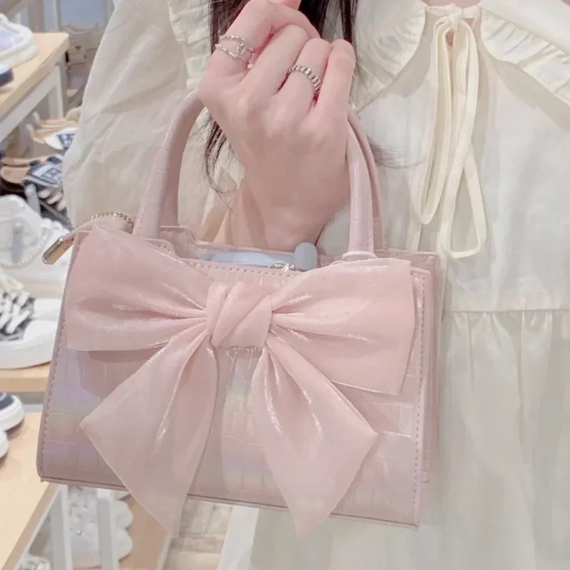 Bolso de Mano para Mujer: Clutch Dulce Rosa con Lazo, Ideal para Verano