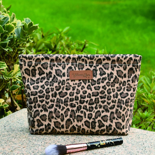 "Bolsa de Maquillaje de Leopardo Grande – Organizador de Cosméticos Elegante y Moderno para Mujeres y Niñas"