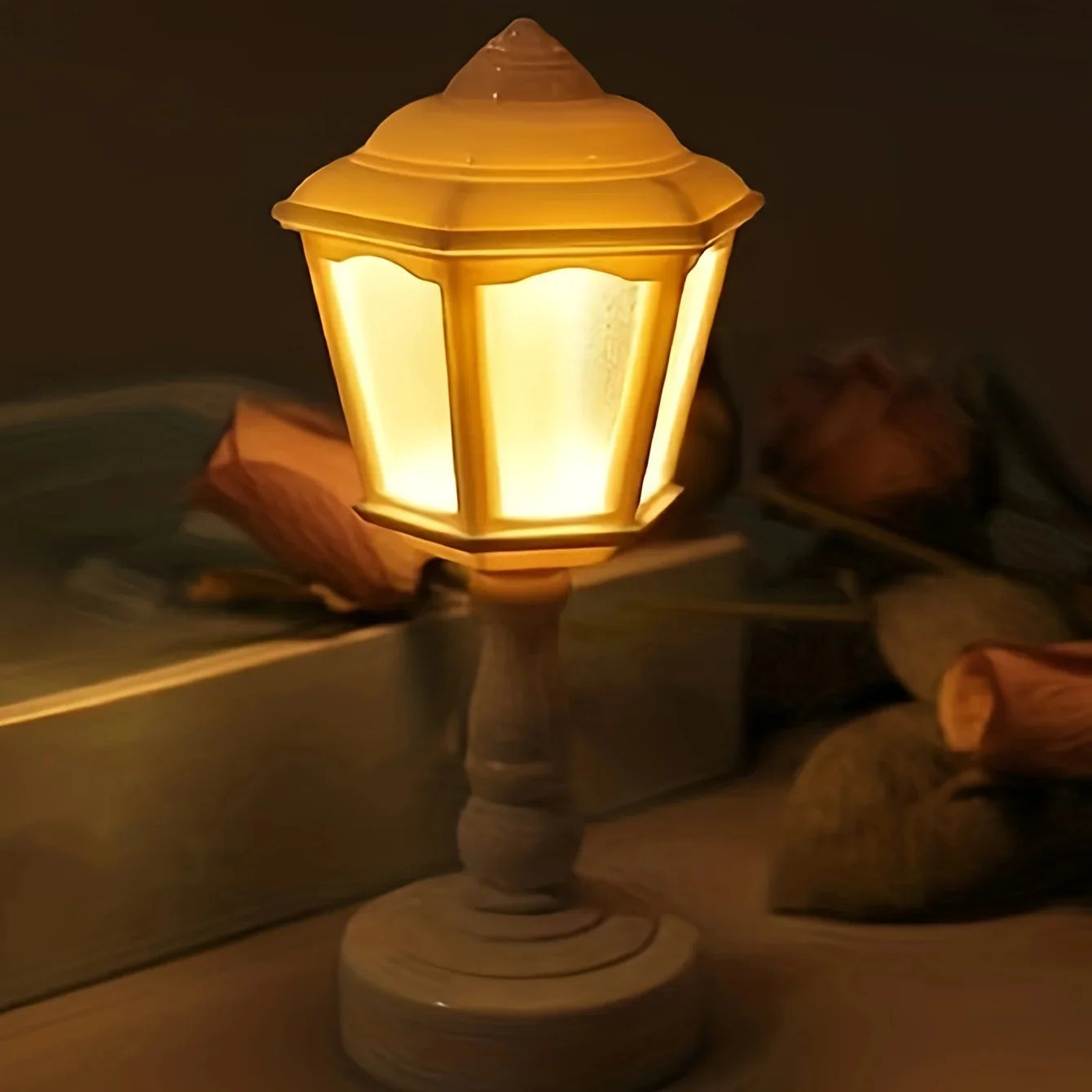 Lámpara de Mesa LED Recargable en Forma de Capullo Geométrico - Luz Nocturna Táctil para Dormitorio, Comedor y Decoración Moderna