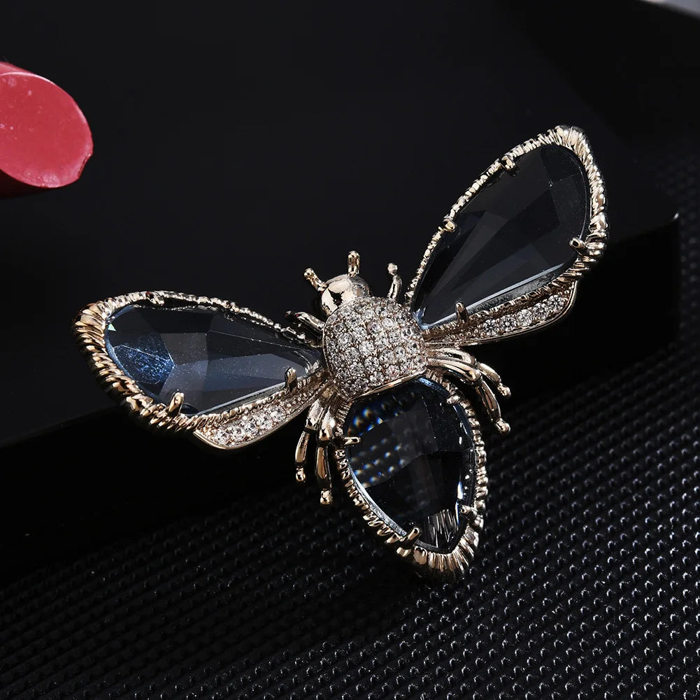 Broche de Abeja de Lujo - Ramillete de Cristales Coloridos, Accesorio de Moda para Mujer