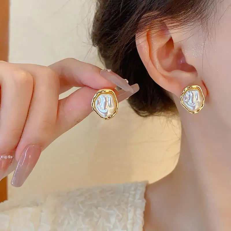 Pendientes Minimalistas de Perlas Irregulares