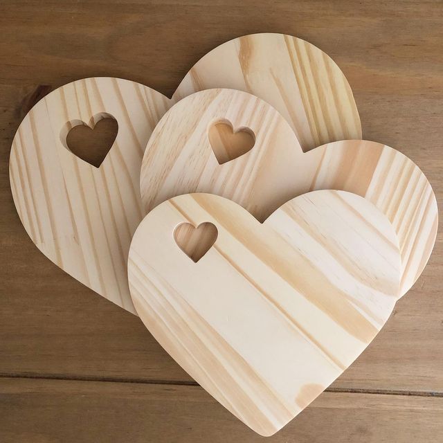 Tabla Gourmet de Madera Natural de Pino 20x30 cm Personalizada con Marca | Ideal para Restaurantes, Regalos Empresariales y Eventos