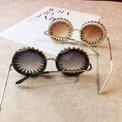 Gafas de Sol Redondas Estilo Punk para Mujer | Retro con Lentes de Metal y Diamante UV400
