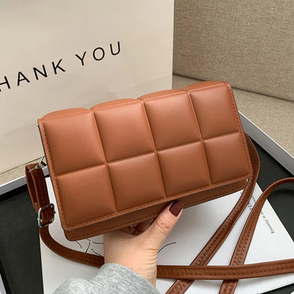 Bolso Bandolera de Cuero PU para Mujer - Diseño Moderno con Estilo Acolchado - Bolso de Mano Compacto para Viajes y Uso Diario (20.5 x 12 x 7 cm)