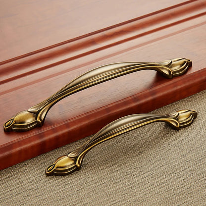 Manijas de Puerta de Armario de Cocina AOBT - Tiradores de Cajón de Diseño Elegante en Color Amarillo Antiguo