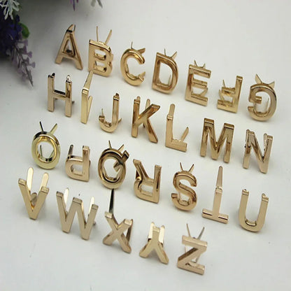 5 Pcs Remaches de Letras en Metal DIY, 26 Letras del Alfabeto para Bolsos, Ropa, Sombreros y Decoración en Cuero