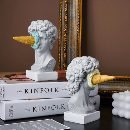 Figura Decorativa Moderna de David - Escultura Nórdica de Helado para Decoración del Hogar y Oficina