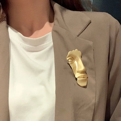 Broche Clásico de Acrílico y Aleación de Zinc para Mujer - Accesorio de Moda con Tema de Belleza