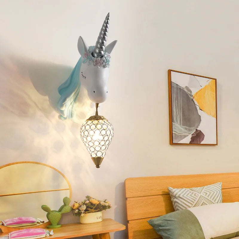 Lámpara de Pared Nórdica con Diseño de Unicornio en Cristal - Iluminación LED para Dormitorio Infantil, Mesita de Noche y Decoración de Hogar