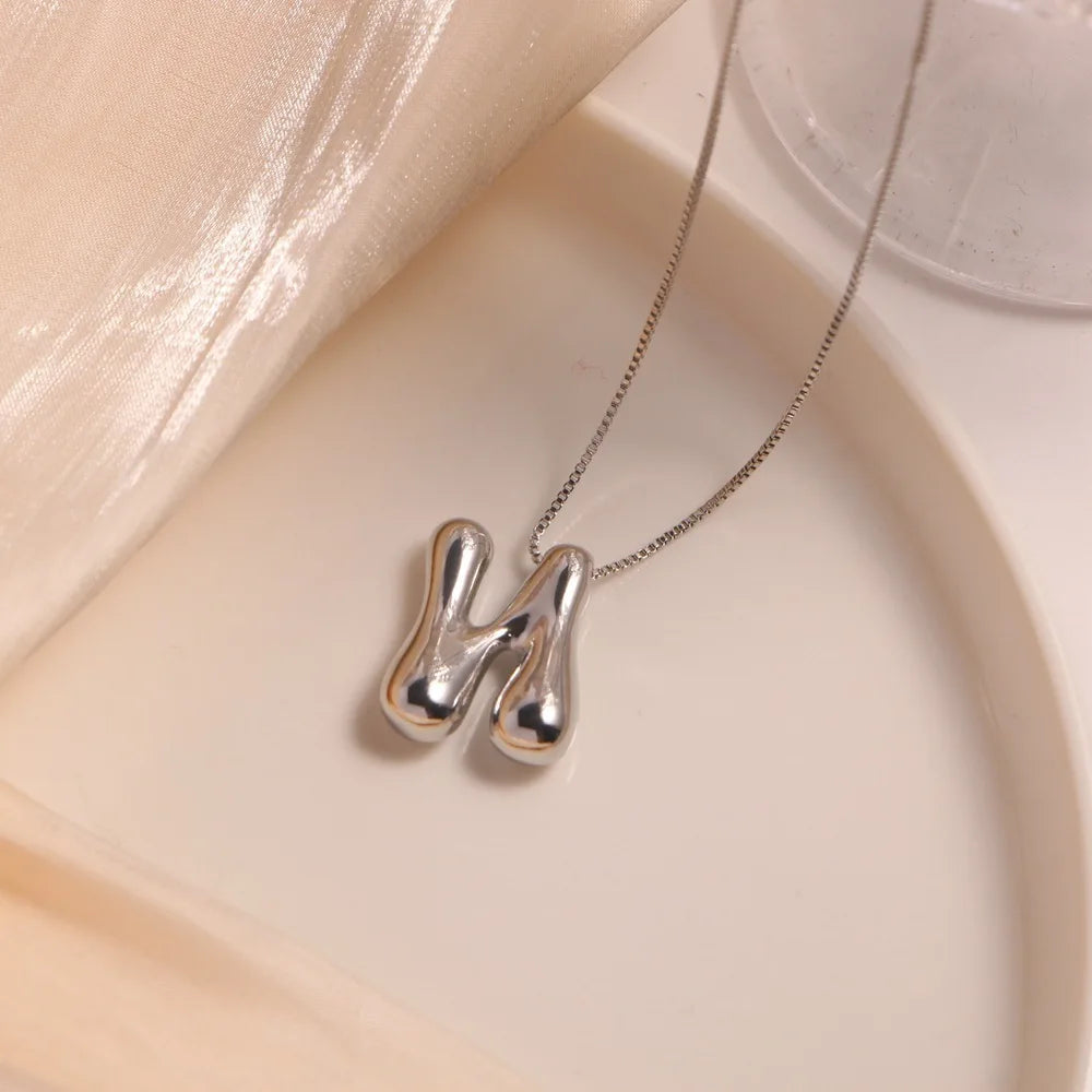Collar Colgante Creativo de Letras de Globo A-Z para Mujeres - Joyas de Inicales Chunky Platedo en Plata, Regalo de Cumpleaños
