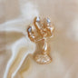 Broche Clásico de Acrílico y Aleación de Zinc para Mujer - Accesorio de Moda con Tema de Belleza