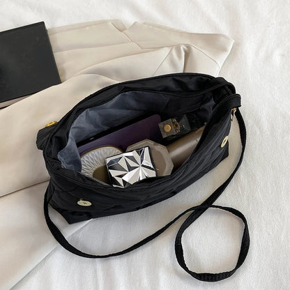 Bolso Cuadrado de Gran Capacidad para Mujer – Bolsa Cruzada Casual con Cadena, Cuero Acolchado, Perfecta para Invierno y Compras