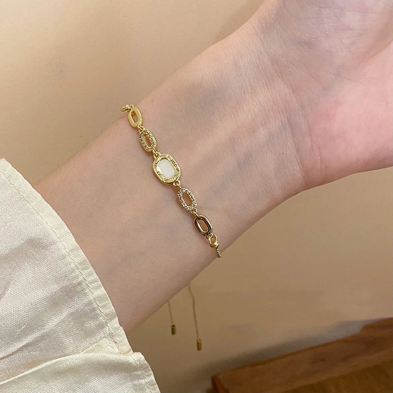 Pulsera Ajustable de Zirconia de Color Dorado 18K - Pulsera de Moda de Lujo para Mujer - Joyería de Fiesta y Regalos