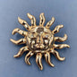 Broche Clásico de Acrílico y Aleación de Zinc para Mujer - Accesorio de Moda con Tema de Belleza