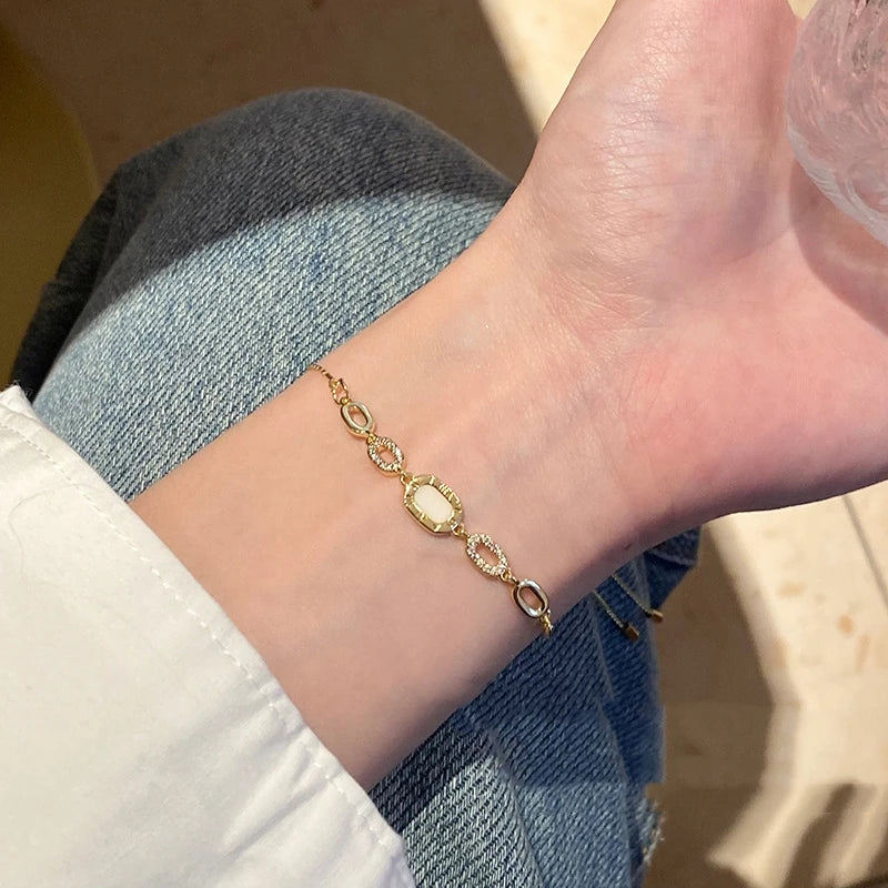 Pulsera Ajustable de Zirconia de Color Dorado 18K - Pulsera de Moda de Lujo para Mujer - Joyería de Fiesta y Regalos