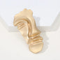 Broche Clásico de Acrílico y Aleación de Zinc para Mujer - Accesorio de Moda con Tema de Belleza