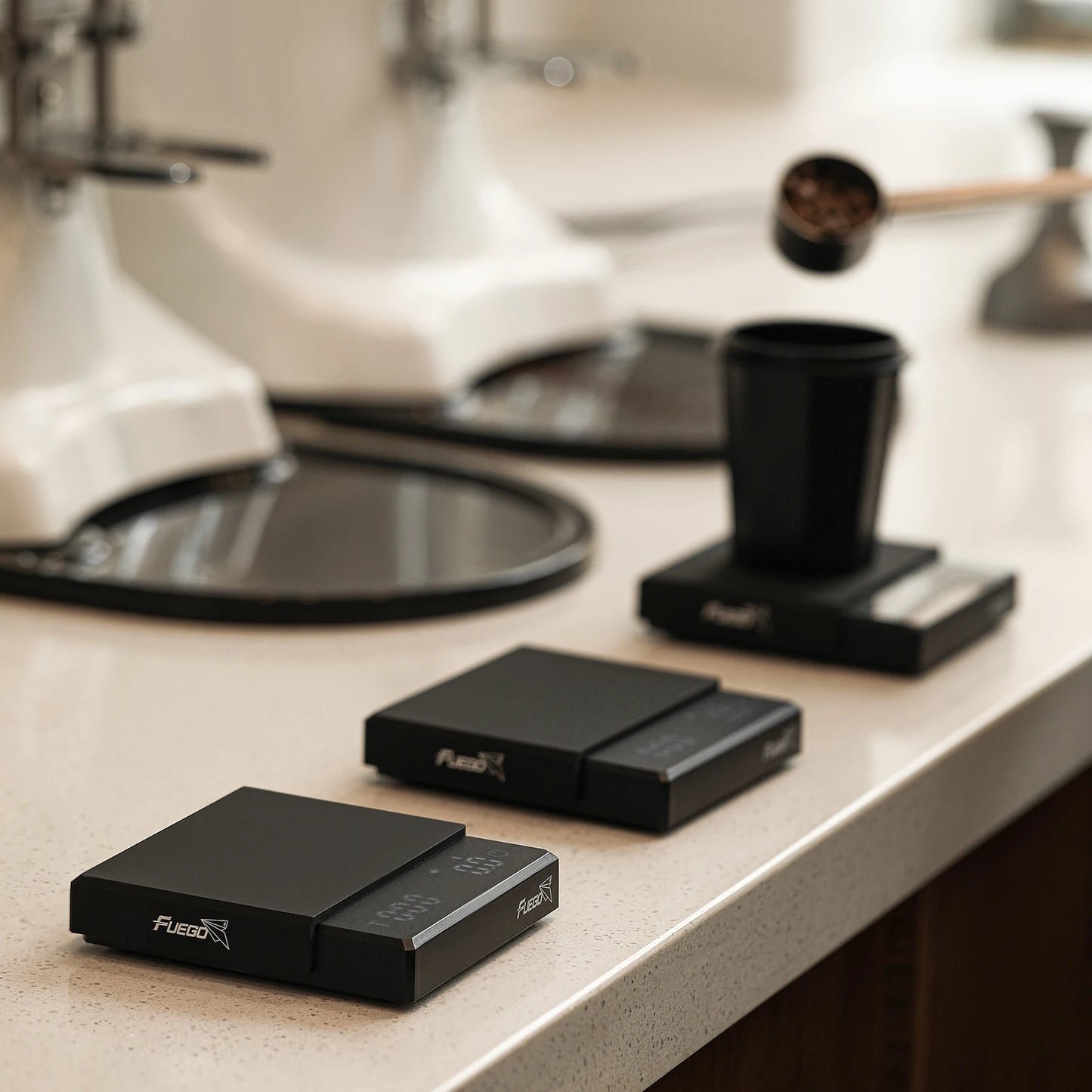 Báscula para Café Fuego Kitchen con Temporizador, Báscula Digital Recargable de Alta Precisión 0.1g, 3 Modos para Goteo y Espresso, Regalo para Baristas