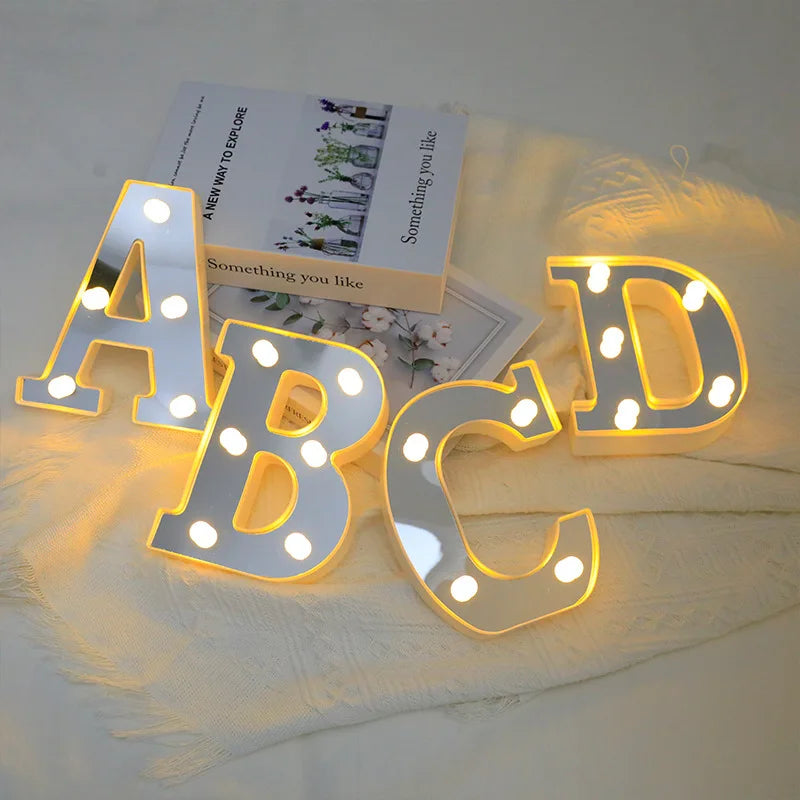 Lámpara de Letras LED Plateadas de 16cm - Decoración para Hogar, Bodas, Cumpleaños y Propuestas Románticas