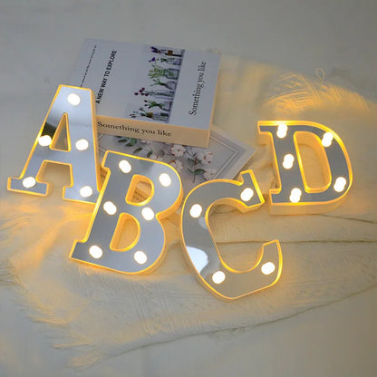 Lámpara de Letras LED Plateadas de 16cm - Decoración para Hogar, Bodas, Cumpleaños y Propuestas Románticas